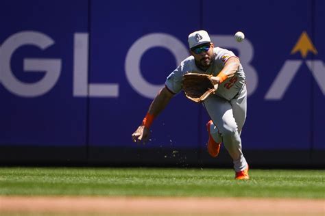 Julio Rodríguez homers, J.P. Crawford drives in three and .